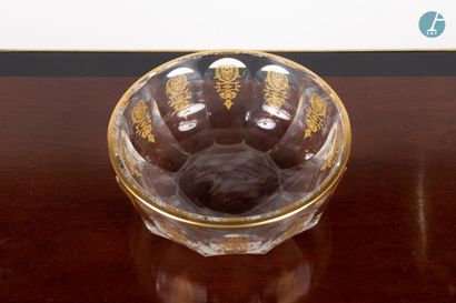 null 
From a prestigious Parisian Palace 


Crystal fruit bowl with gold decoration....