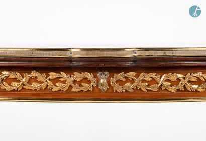 null 
From a prestigious Parisian Palace 


Wallet game table, made of natural wood...