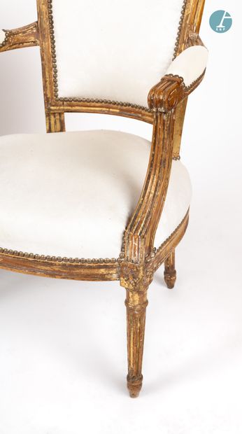 null 
From a prestigious Parisian Palace 


Pair of convertible armchairs in moulded,...