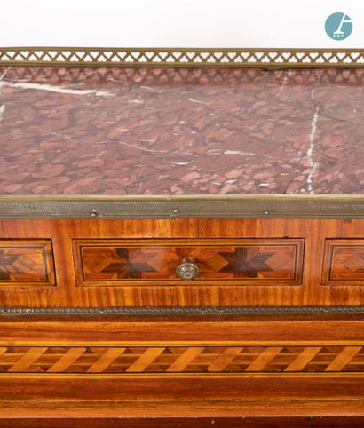 null 
From a prestigious Parisian Palace 
﻿﻿﻿
Cylinder desk in natural wood and veneer,...