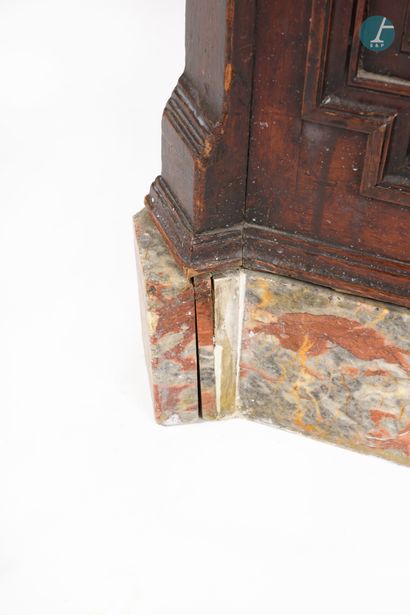 null 
From a prestigious Parisian Palace 


Moulded, carved and varnished natural...