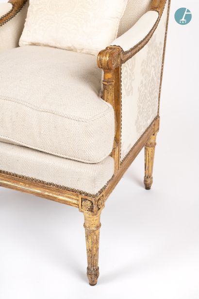 null 
From a prestigious Parisian Palace 
﻿﻿
A moulded, carved and gilded wooden...