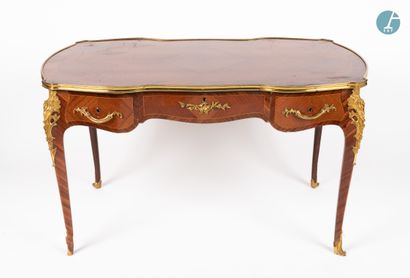 null 
From a prestigious Parisian Palace 
﻿﻿
Flat desk in natural wood and veneer,...
