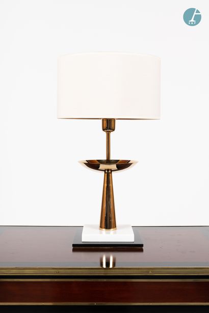 null 
From a prestigious Parisian Palace 
﻿﻿
Pair of gilded metal lamps, truncated...