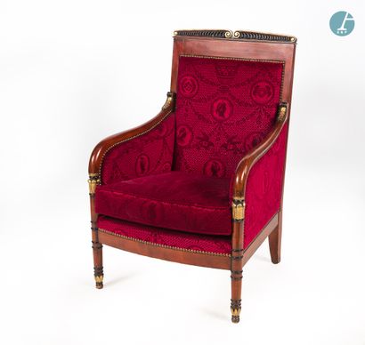 En provenance d'un grand hôtel historique, proche de l'Opéra de Paris 
Paire de fauteuils...