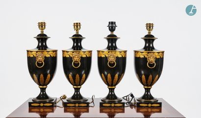 En provenance d'un grand hôtel historique, proche de l'Opéra de Paris 
Set of 4 black...