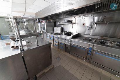 En provenance de l'ancien Hôtel W Paris-Opéra 
Equipement de cuisine complet




...