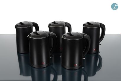 En provenance de l'ancien Hôtel W Paris-Opéra 
Set of five black electric kettles....