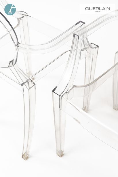 null KARTELL, Design Philippe STARCK (né en 1949), deux fauteuils en plexiglas, modèle...