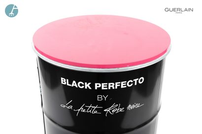 null Black Perfecto by La Petite Robe Noire, barril en métal noir aménagé, ouvrant...