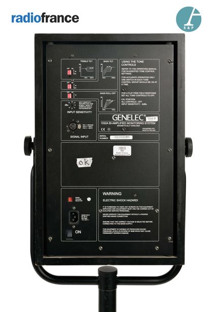 null GENELEC, Paire d'enceintes amplifiées. Ref 1032 A

Sur pieds réglables et pivotants.

Hauteur...