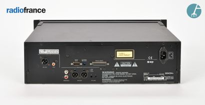 null DENON, CD player DN-C680. 

H: 13cm - W: 48,5cm - D: 29cm

Reformed material,...