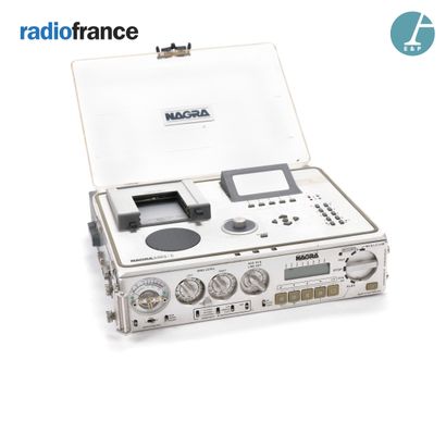 null NAGRA recorder, Ares-C

H: 9,5cm - W: 29cm - D: 25cm

Reformed material, state...