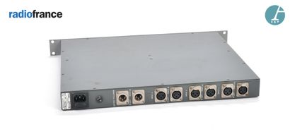  AEQ, Stereo self powered audio monitor, AM03. 
H : 4,5cm - L : 48,2cm - P : 39cm...