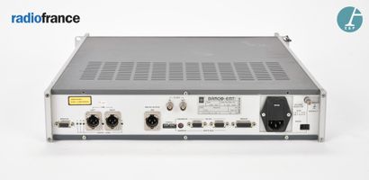 null EMT 981, CD player. 

H: 9cm - W: 48cm - D: 40cm

Reformed material, state of...