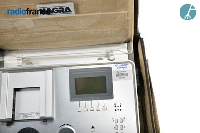  NAGRA Enregistreur numérique, Ares-C, avec sa sacoche en tissu beige d'origine logotée...