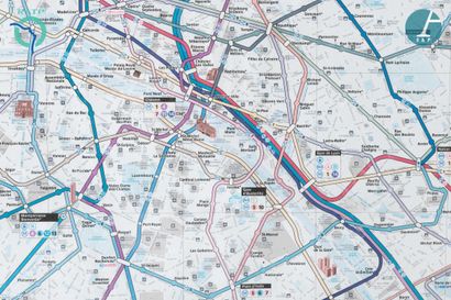 null En provenance de la station de métro SAINT-GEORGES

Porte-Plan en fonte de 1913,...