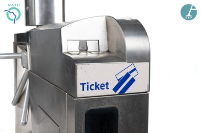 null 
From the AUBER Station, metal front turnstile, equipped with its anti-fraud...