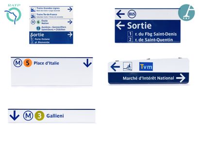 null Lot de 5 plaques signalétiques, fer émaillé, indiquant :

1) Trains Grandes...