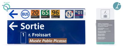 null Set of 5 nameplates, enamelled iron, indicating :

1) Double face: RER A - Bus...