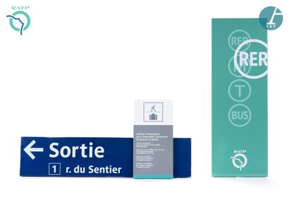 null Lot de 4 plaques signalétiques, fer émaillé, indiquant :

1) RER avec fond jade...