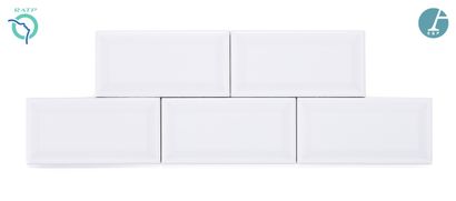 null 
Lot of 13 boxes of ceramic tiles, each box contains 88 tiles in white porcelain...