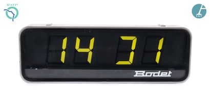  BODET, Horloge analogique électromagnétique HMT 
H : 30,5cm - 90cm - 16,5cm 
Etat...