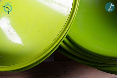 null Set of 20 Akiko seats apple green color

Chips in the enamel. Wear and tear.

H...