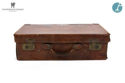 null From the room n°14 "Thomas Jefferson".

Brown leather suitcase, numbered PA

H...