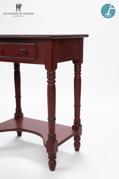 null From the room n°15 "Le Port de la Lune

Pair of mahogany stained wood bedside...