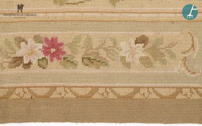 null From the bar Le French Paradox des Sources de Caudalie

lot of three carpets,...