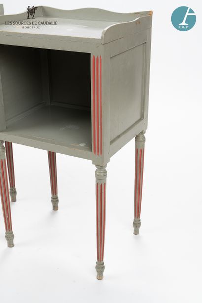 null From the room n°8 "Le Bouquet

Pair of bedside tables in grey lacquered wood,...