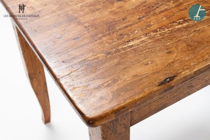 null Table en bois naturel

Etat d'usage

H : 75,5cm - L : 91cm - P : 68,5cm