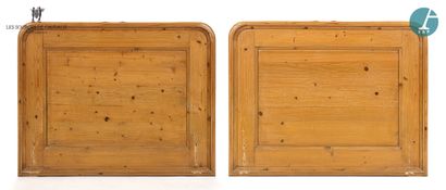 null From the room n°22 "Le Claret

Pair of natural wood molded headboards

H : 77cm...