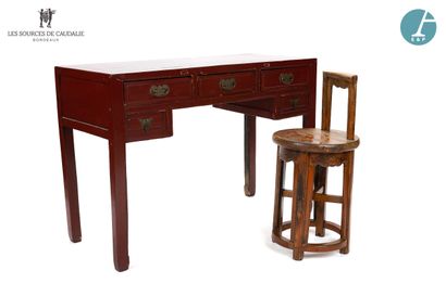 null From the room n°17 "Les Epices".

Console in burgundy lacquered wood opening...