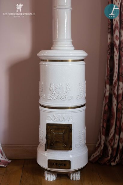 null From Room #11 "Les Vendanges

White enamelled cast iron stove, resting on claw...