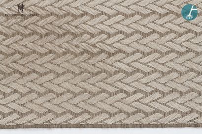 null From Room #5 "Le Tonnelier

Carpet with beige bottom Model MOOREA

Brand WINKLER....