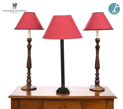 null From the room n°9 "Les Baillots 

lot of three lamps including a pair of molded...