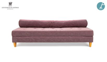 null From the room n°11 "Les Vendanges".

Bench in natural wood, upholstered in mottled...