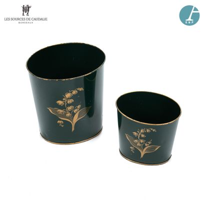 null From the room n°2 "La Fée Clochette".

Set of two paper baskets in green lacquered...