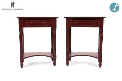 null From the room n°15 "Le Port de la Lune

Pair of mahogany stained wood bedside...