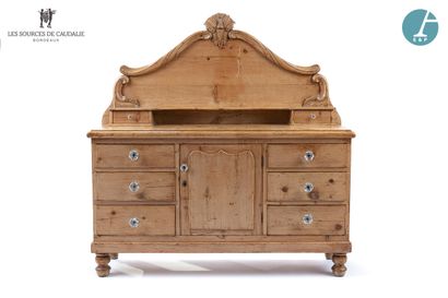 null From the room n°4 "Les Douelles

Large sideboard in natural wood, decorated...