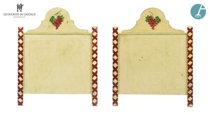 null From the room n°7 "Le Vigneron

Two painted wood headboards with a cross and...