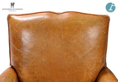 null From the room n°22 "Le Claret

Pair of club chairs in camel leather

H : 79cm...
