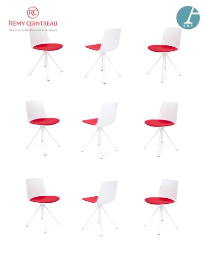 null Set of nine chairs in the taste of Eero Saarinen with shell in white lacquered...