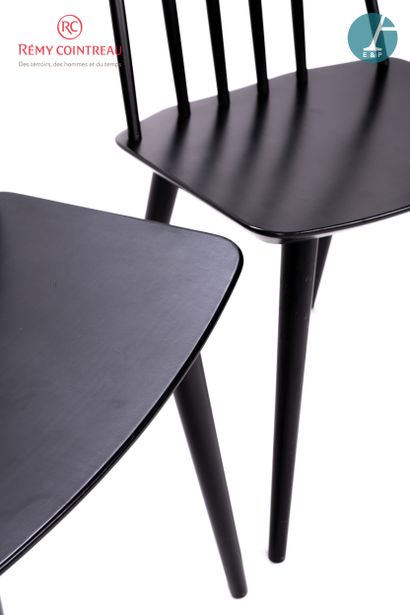 null Designer Folke PALSSON

Lot de six chaises de salle-à-manger modèle J 77 en...
