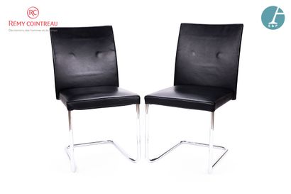 null Walter KNOLL

Pair of chairs cantilevered tubular base in chromed metal, seat...
