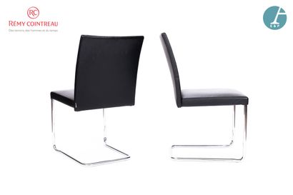 null Walter KNOLL

Paire de chaises piètement tubulaire luge en métal chromé, assise...