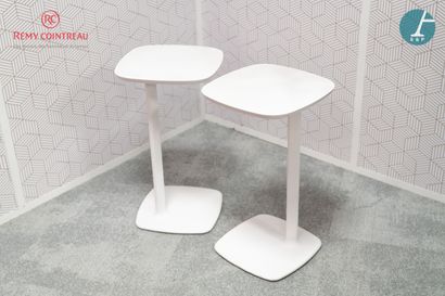 null Set of two small white lacquered metal end tables. 

Brand ALLERMUIR

Condition...