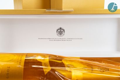 null A box of 6 boxes CRISTAL, Champagne CRISTAL ROEDERER Brut, Vintage 2009.

Important...
